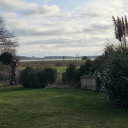 Grosses In Traumhafter Lage Mit Seeblick Erholung Garantiert * Ummanz